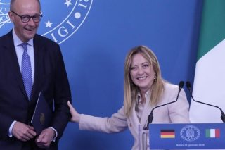 «Ξαφνικός έρωτας» Μερτς - Μελόνι